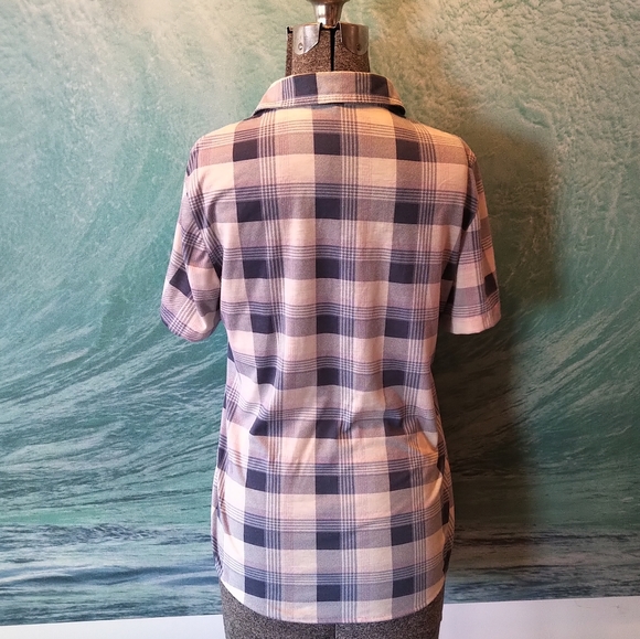 Casual plaid short sleeve button up shirt - Picture 2 of 9